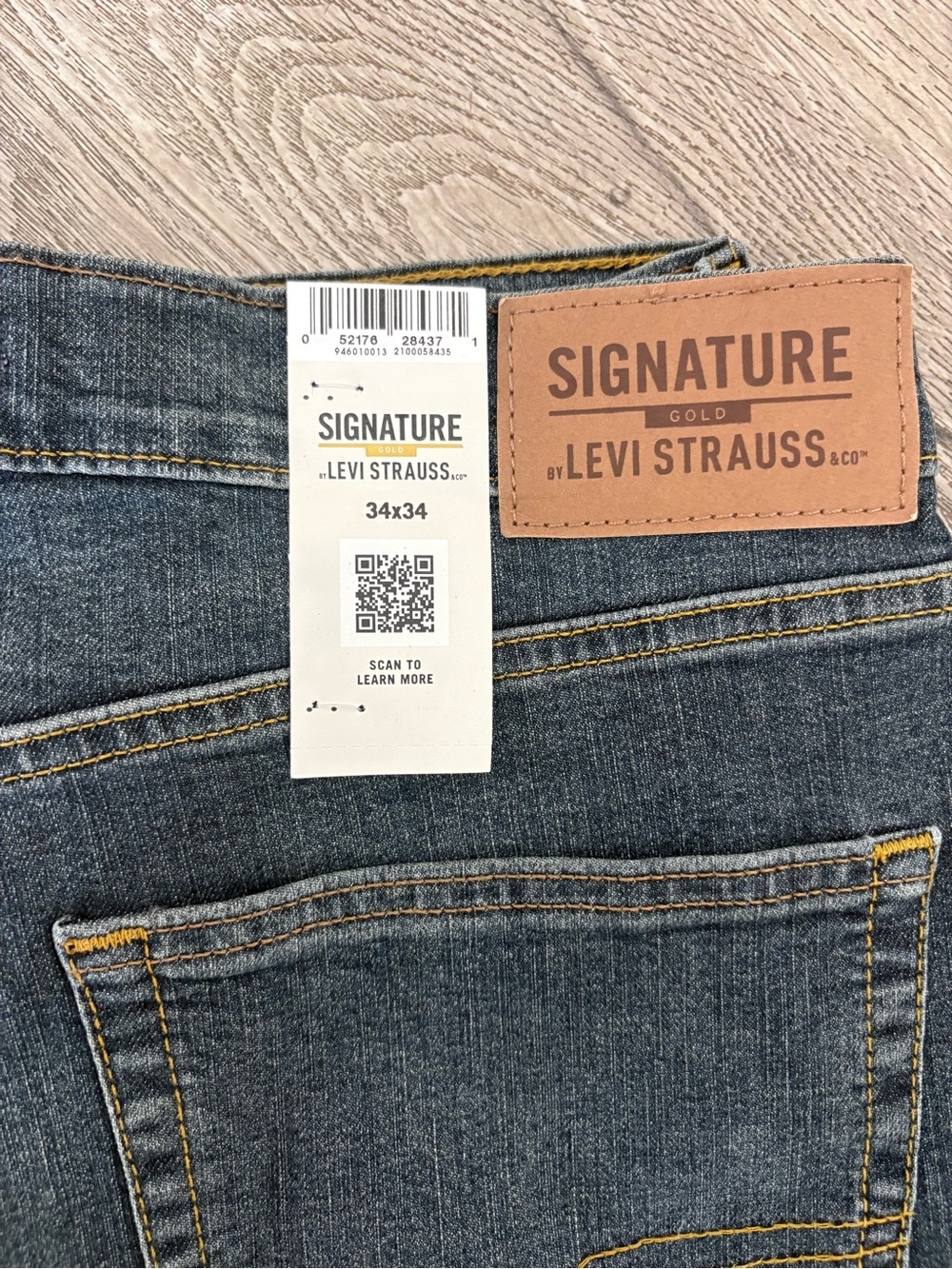 NWT Signature by Levi Strauss Men's Dark Wash Straight Cut Jeans
